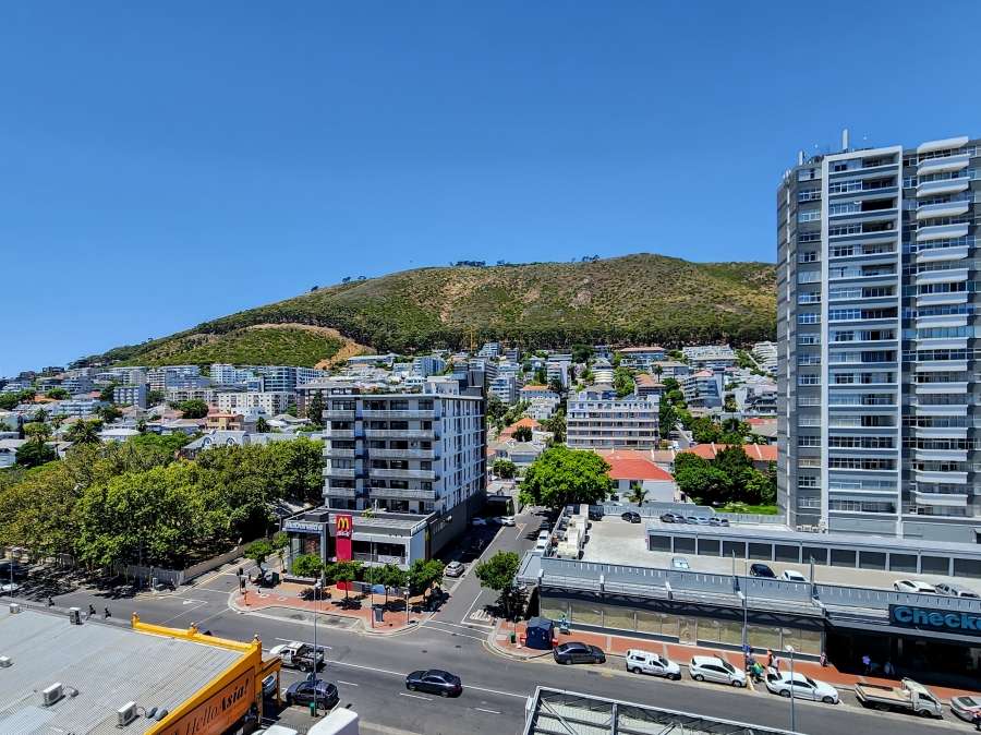 4 Bedroom Property for Sale in Sea Point Western Cape